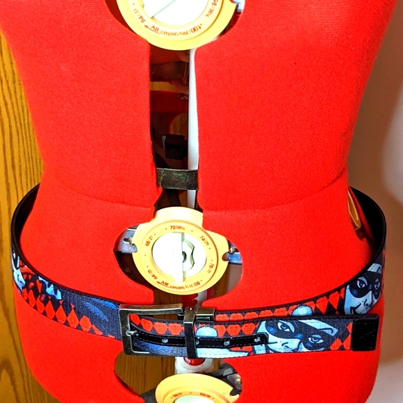 Harley Quinn fully reversible belt - Picture 1 of 3
